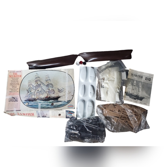 Vintage model ship kit. The sea witch 1966 - Picture 2 of 8